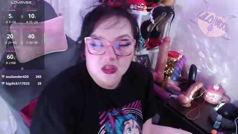Snapshot of lilomoon69 chatting on October 4, 4:27 pm Lilo online show from October 4, 4:27 pm