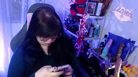 Snapshot of lilomoon69 chatting on February 18, 3:21 am Lilo online show from February 18, 3:21 am