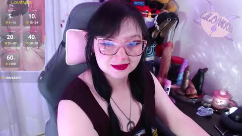 Snapshot of lilomoon69 chatting on October 9, 12:54 pm Lilo online show from October 9, 12:54 pm