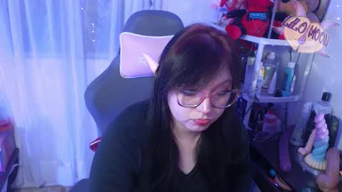 Snapshot of lilomoon69 chatting on February 27, 4:35 am Lilo online show from February 27, 4:35 am