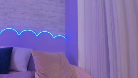 Lilou online show from January 6, 5:28 pm