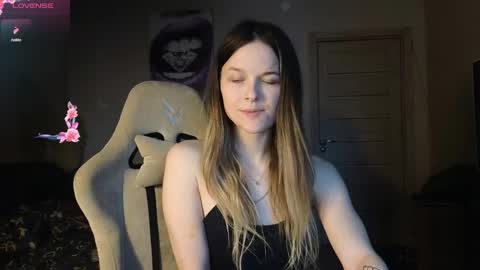 lily_and_jake online show from May 22, 10:00 am
