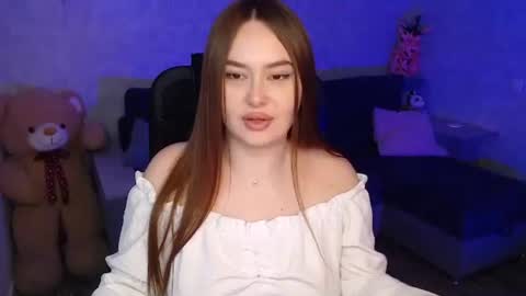 lily_baker_ online show from February 25, 4:54 pm