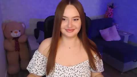 lily_baker_ online show from June 10, 9:41 am