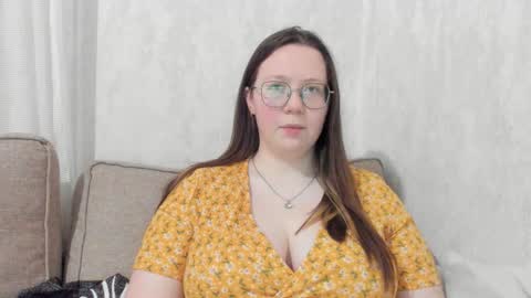 Lily Chays online show from January 6, 11:20 pm