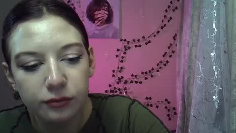 Snapshot of lily_ember chatting on October 16, 7:24 pm lily_ember online show from October 16, 7:24 pm