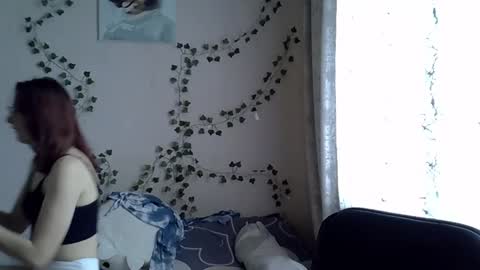 Snapshot of lily_ember chatting on October 13, 10:06 am lily_ember online show from October 13, 10:06 am