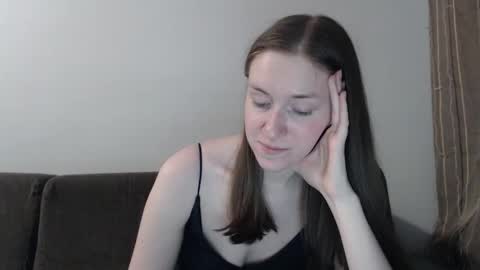 lily_love_x online show from February 26, 11:52 pm