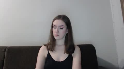 lily_love_x online show from November 29, 11:34 pm