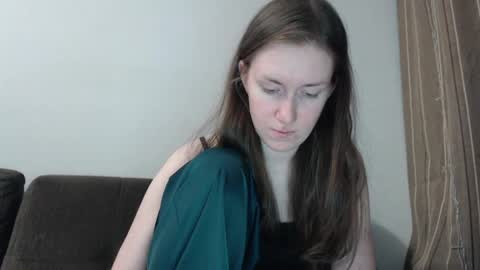 lily_love_x online show from June 7, 11:54 pm