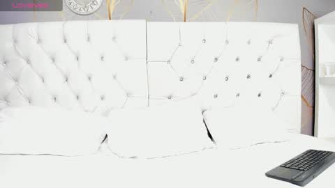 Lily online show from January 9, 1:02 pm