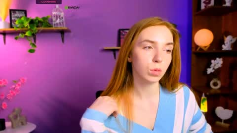 Lily online show from May 30, 11:41 am