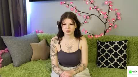 Lily online show from May 8, 6:52 am