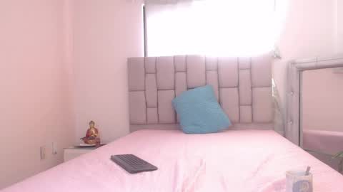 lily_rose0 online show from June 5, 7:52 pm