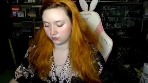 Snapshot of lily_shamy chatting on October 7, 5:53 pm Alice online show from October 7, 5:53 pm