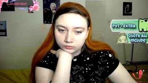 Snapshot of lily_shamy chatting on February 12, 8:18 pm Alice online show from February 12, 8:18 pm