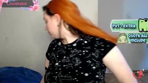 Snapshot of lily_shamy chatting on March 1, 12:56 pm Alice online show from March 1, 12:56 pm