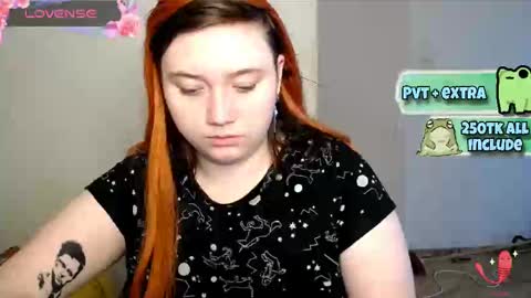 Snapshot of lily_shamy chatting on March 2, 6:27 am Alice online show from March 2, 6:27 am