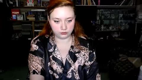 Snapshot of lily_shamy chatting on October 9, 6:35 pm Alice online show from October 9, 6:35 pm