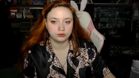 Snapshot of lily_shamy chatting on October 5, 3:30 pm Alice online show from October 5, 3:30 pm