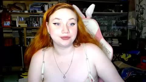 Snapshot of lily_shamy chatting on September 21, 5:28 pm Alice online show from September 21, 5:28 pm