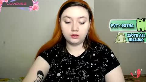Snapshot of lily_shamy chatting on March 2, 6:40 pm Alice online show from March 2, 6:40 pm