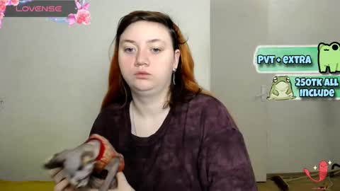 Snapshot of lily_shamy chatting on February 23, 4:35 pm Alice online show from February 23, 4:35 pm