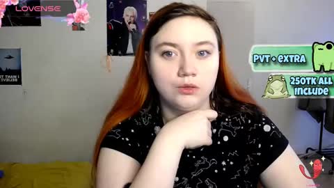 Snapshot of lily_shamy chatting on February 14, 1:40 pm Alice online show from February 14, 1:40 pm