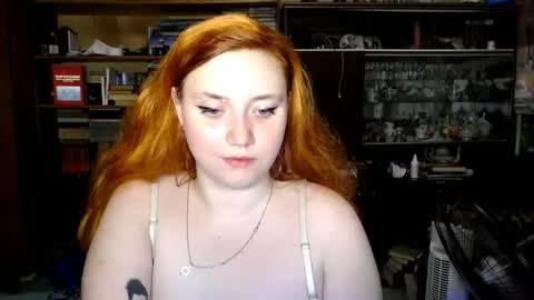 Snapshot of lily_shamy chatting on September 11, 1:18 am Alice online show from September 11, 1:18 am