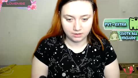 Snapshot of lily_shamy chatting on March 6, 4:38 pm Alice online show from March 6, 4:38 pm