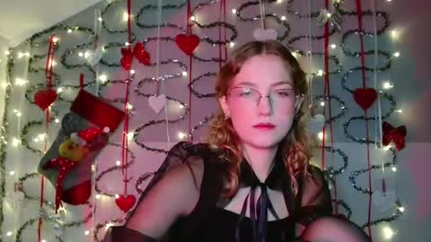 small lily online show from November 13, 6:43 pm