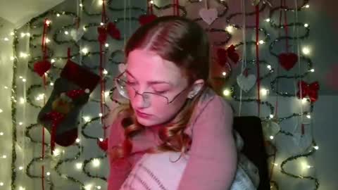 small lily online show from November 24, 6:17 pm