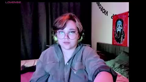 Lily online show from June 17, 9:09 pm