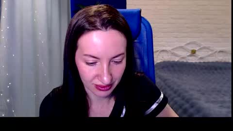 Lily online show from February 7, 8:17 am