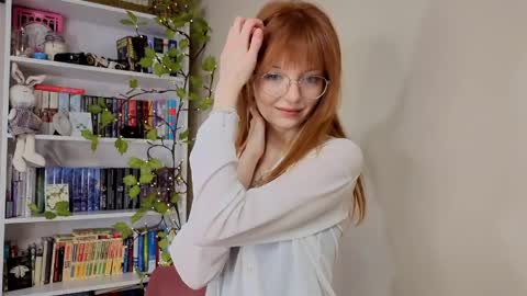 Lily online show from May 11, 10:07 pm