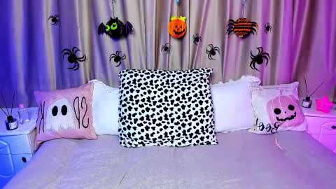 Lilian online show from October 28, 3:40 am