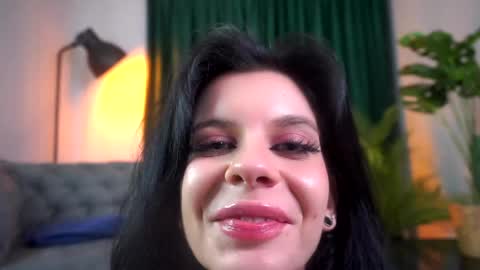 Lilly online show from April 18, 9:15 pm