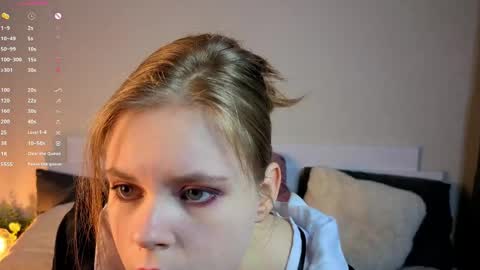 Julie online show from April 11, 7:51 pm