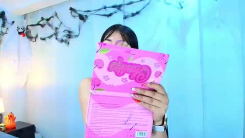  Lina Bedoya  online show from October 25, 11:42 am