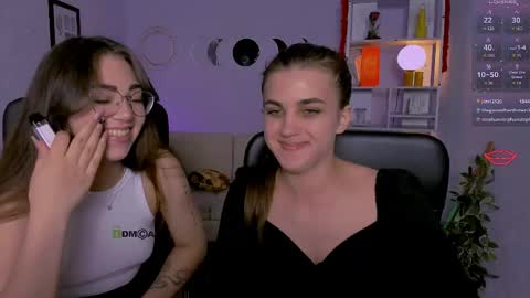 lina_fox12 online show from May 11, 2:45 pm