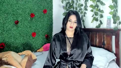 paola online show from March 10, 11:18 pm