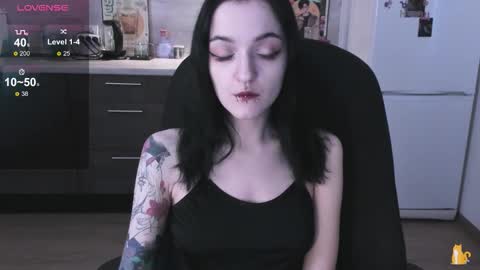 Lina 3  1715622743 online show from December 15, 7:37 am