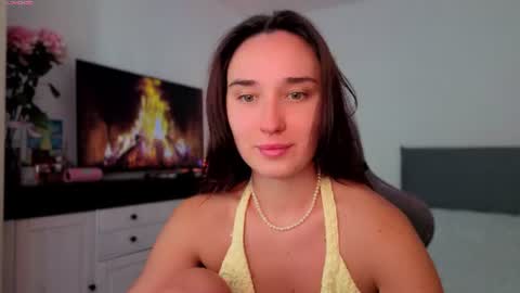 Lina online show from August 8, 8:02 am