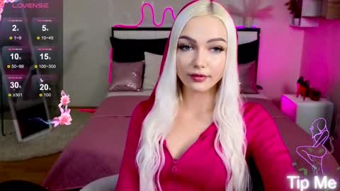Snapshot of linalirian chatting on September 28, 2:59 pm I am Lina online show from September 28, 2:59 pm