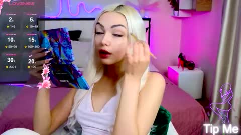 Snapshot of linalirian chatting on October 4, 2:15 pm I am Lina online show from October 4, 2:15 pm