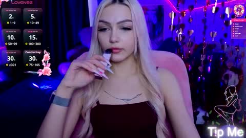 I am Lina online show from March 3, 2:13 pm