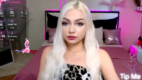 Snapshot of linalirian chatting on September 24, 2:24 pm I am Lina online show from September 24, 2:24 pm