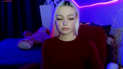 I am Lina online show from November 26, 2:47 pm