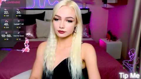 Snapshot of linalirian chatting on September 17, 2:42 pm I am Lina online show from September 17, 2:42 pm
