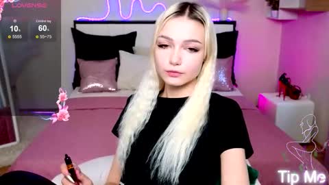 Snapshot of linalirian chatting on September 16, 2:20 pm I am Lina online show from September 16, 2:20 pm